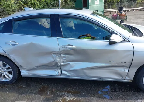 2018 Chevrolet Malibu Lt z USA, uszkodzony, nr VIN 1G1ZD5ST4JF129821